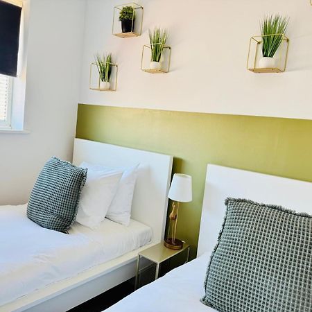 2 Bed House, Sleeps 6, Dog Friendly, Close To A14 M11, With Garden & Parking Long Stay Work Contractor Leisure, Jade Cambridge-i reptér Kültér fotó