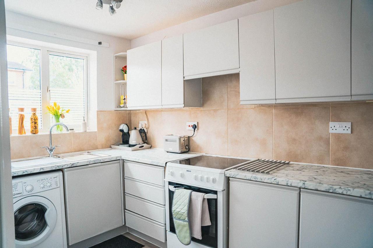 2 Bed House, Sleeps 6, Dog Friendly, Close To A14 M11, With Garden & Parking Long Stay Work Contractor Leisure, Jade Cambridge-i reptér Kültér fotó