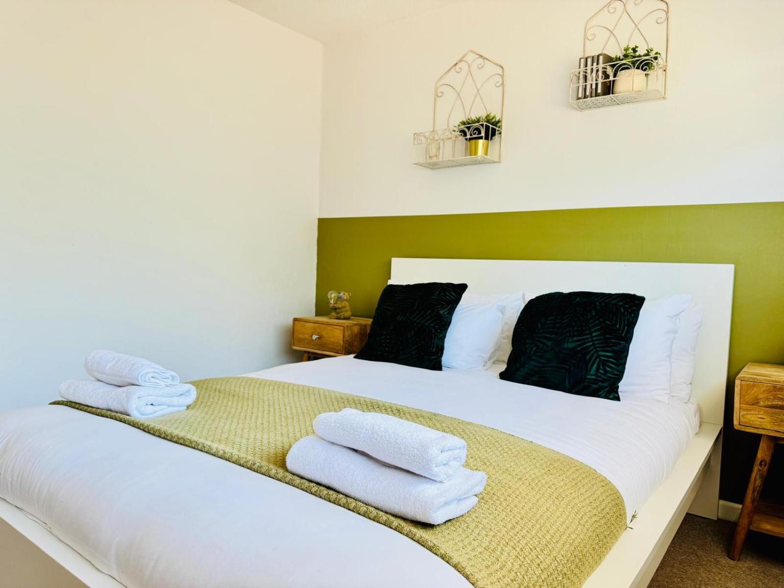 2 Bed House, Sleeps 6, Dog Friendly, Close To A14 M11, With Garden & Parking Long Stay Work Contractor Leisure, Jade Cambridge-i reptér Kültér fotó