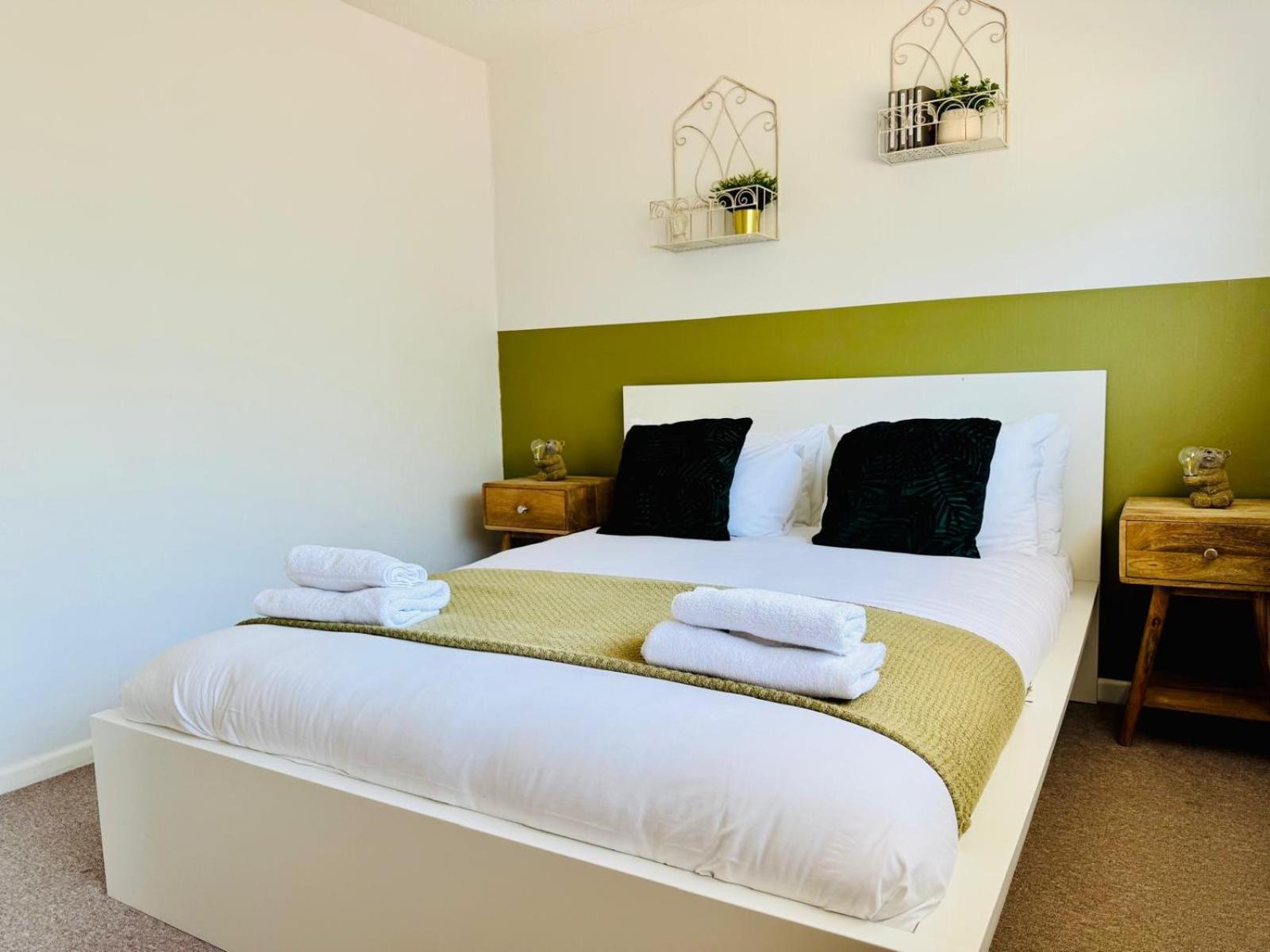 2 Bed House, Sleeps 6, Dog Friendly, Close To A14 M11, With Garden & Parking Long Stay Work Contractor Leisure, Jade Cambridge-i reptér Kültér fotó