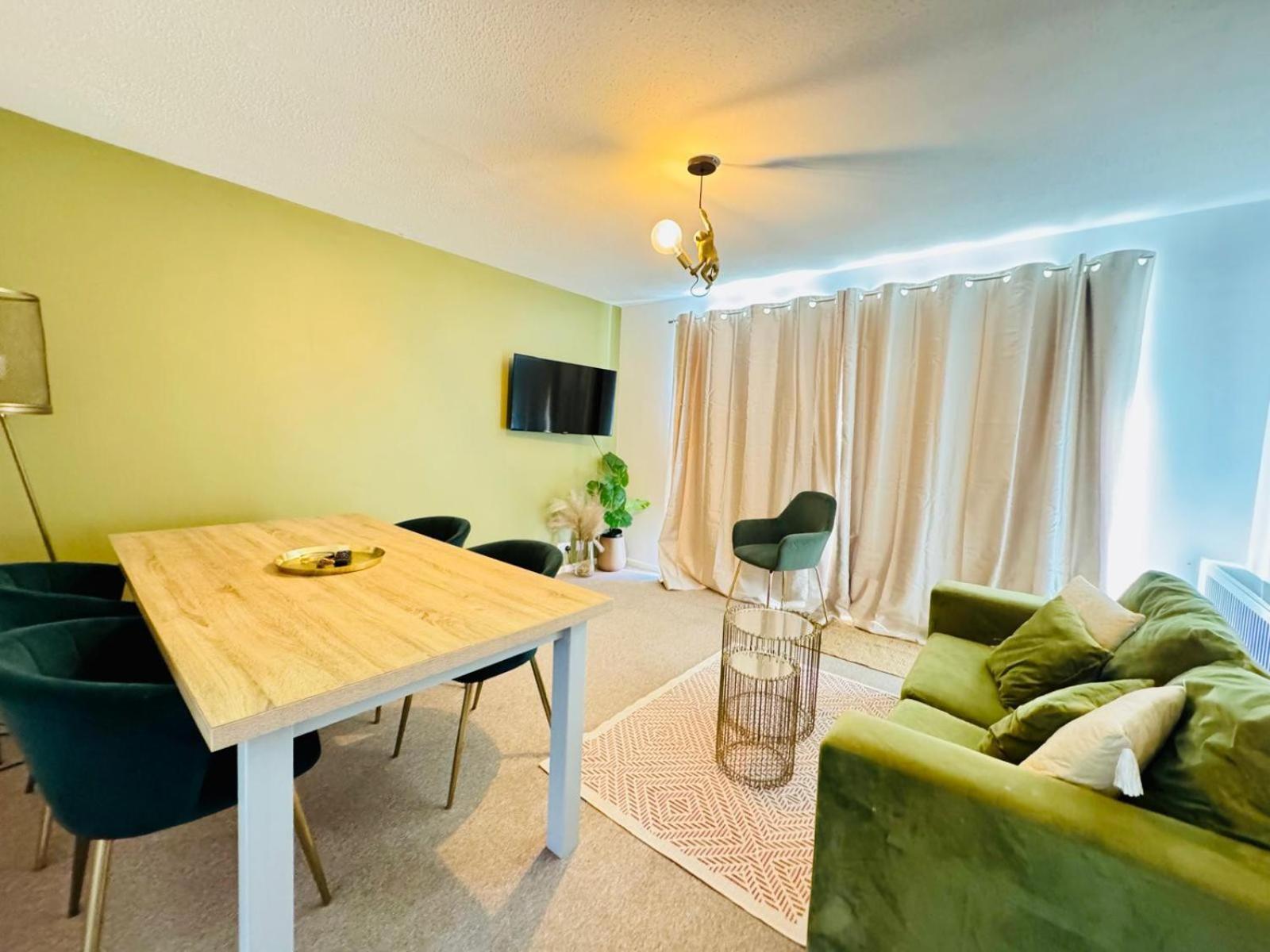 2 Bed House, Sleeps 6, Dog Friendly, Close To A14 M11, With Garden & Parking Long Stay Work Contractor Leisure, Jade Cambridge-i reptér Kültér fotó