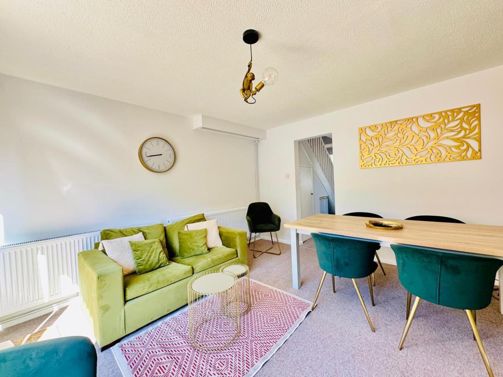 2 Bed House, Sleeps 6, Dog Friendly, Close To A14 M11, With Garden & Parking Long Stay Work Contractor Leisure, Jade Cambridge-i reptér Kültér fotó