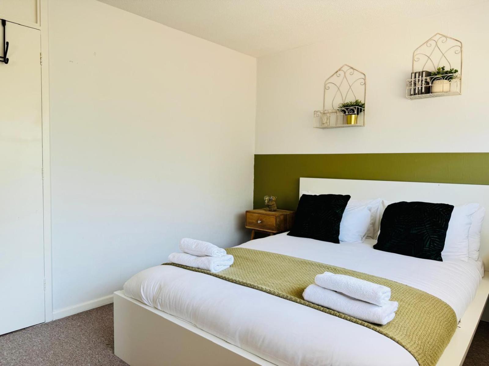 2 Bed House, Sleeps 6, Dog Friendly, Close To A14 M11, With Garden & Parking Long Stay Work Contractor Leisure, Jade Cambridge-i reptér Kültér fotó