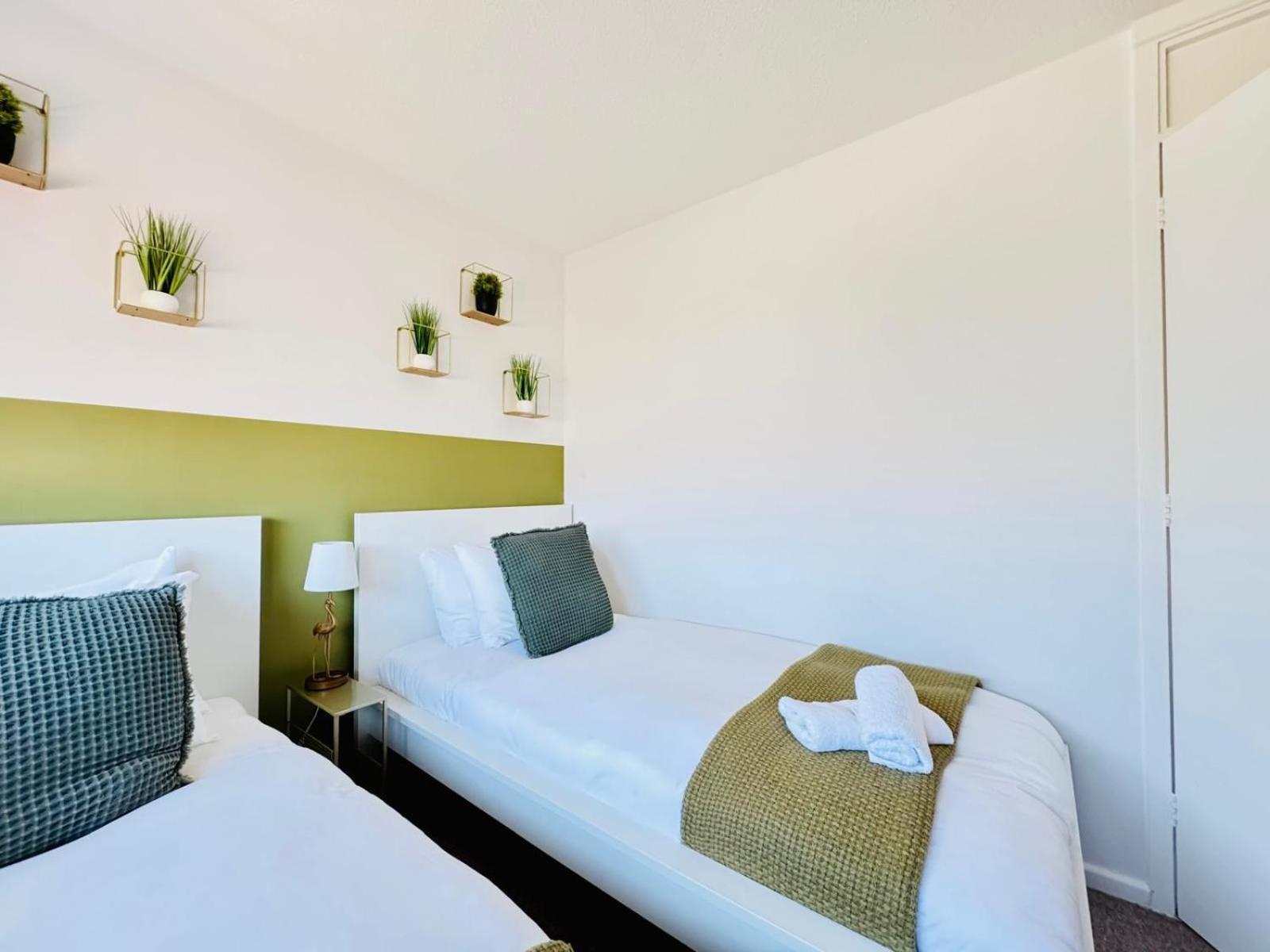 2 Bed House, Sleeps 6, Dog Friendly, Close To A14 M11, With Garden & Parking Long Stay Work Contractor Leisure, Jade Cambridge-i reptér Kültér fotó