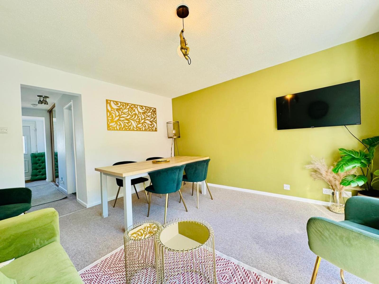 2 Bed House, Sleeps 6, Dog Friendly, Close To A14 M11, With Garden & Parking Long Stay Work Contractor Leisure, Jade Cambridge-i reptér Kültér fotó