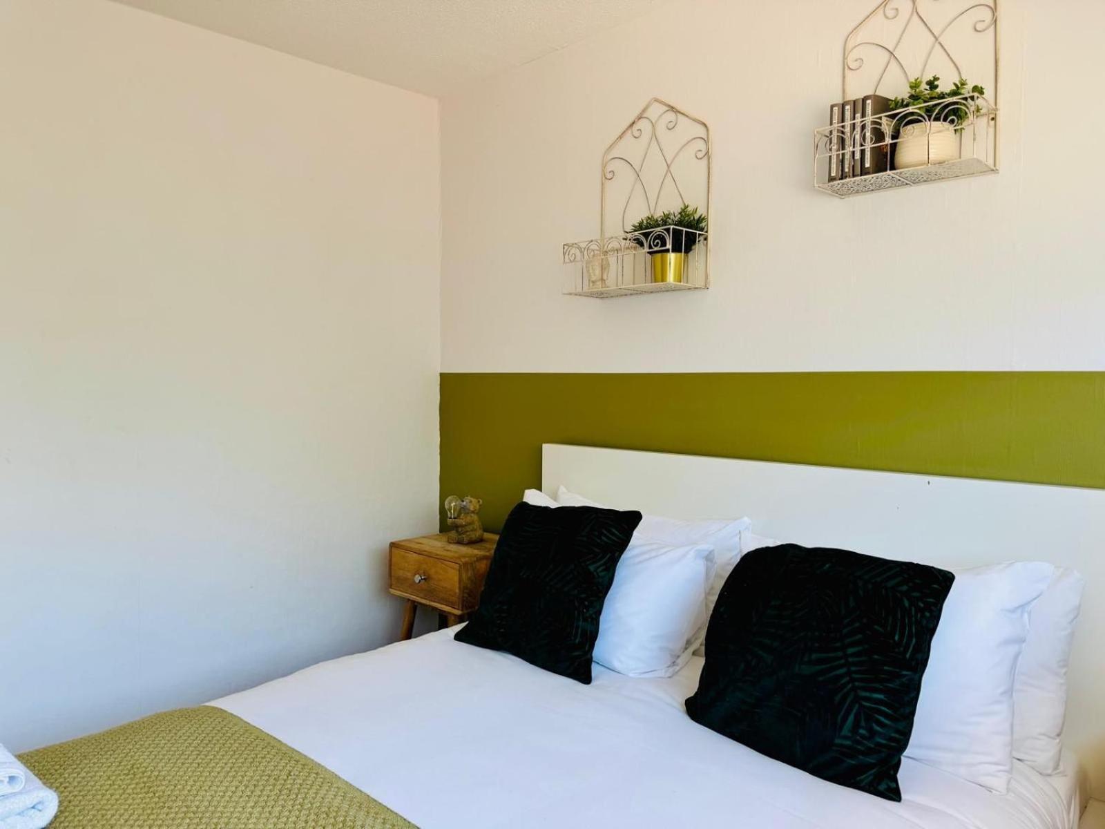 2 Bed House, Sleeps 6, Dog Friendly, Close To A14 M11, With Garden & Parking Long Stay Work Contractor Leisure, Jade Cambridge-i reptér Kültér fotó