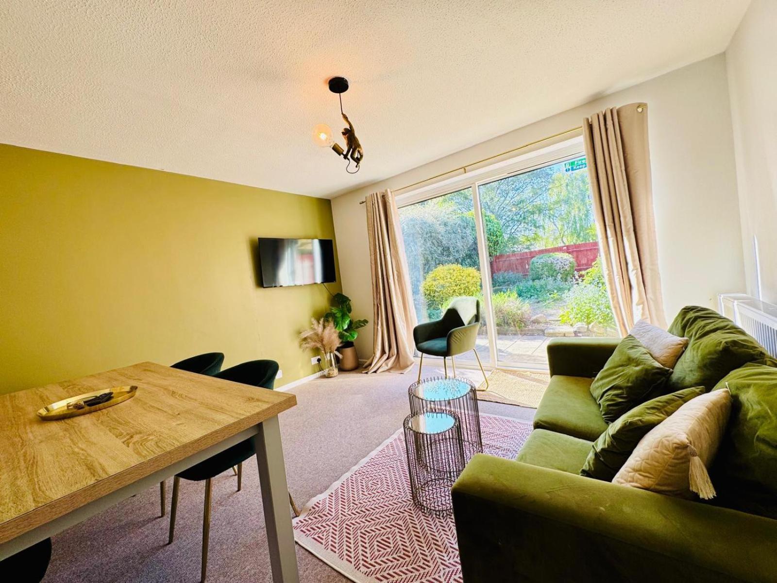 2 Bed House, Sleeps 6, Dog Friendly, Close To A14 M11, With Garden & Parking Long Stay Work Contractor Leisure, Jade Cambridge-i reptér Kültér fotó