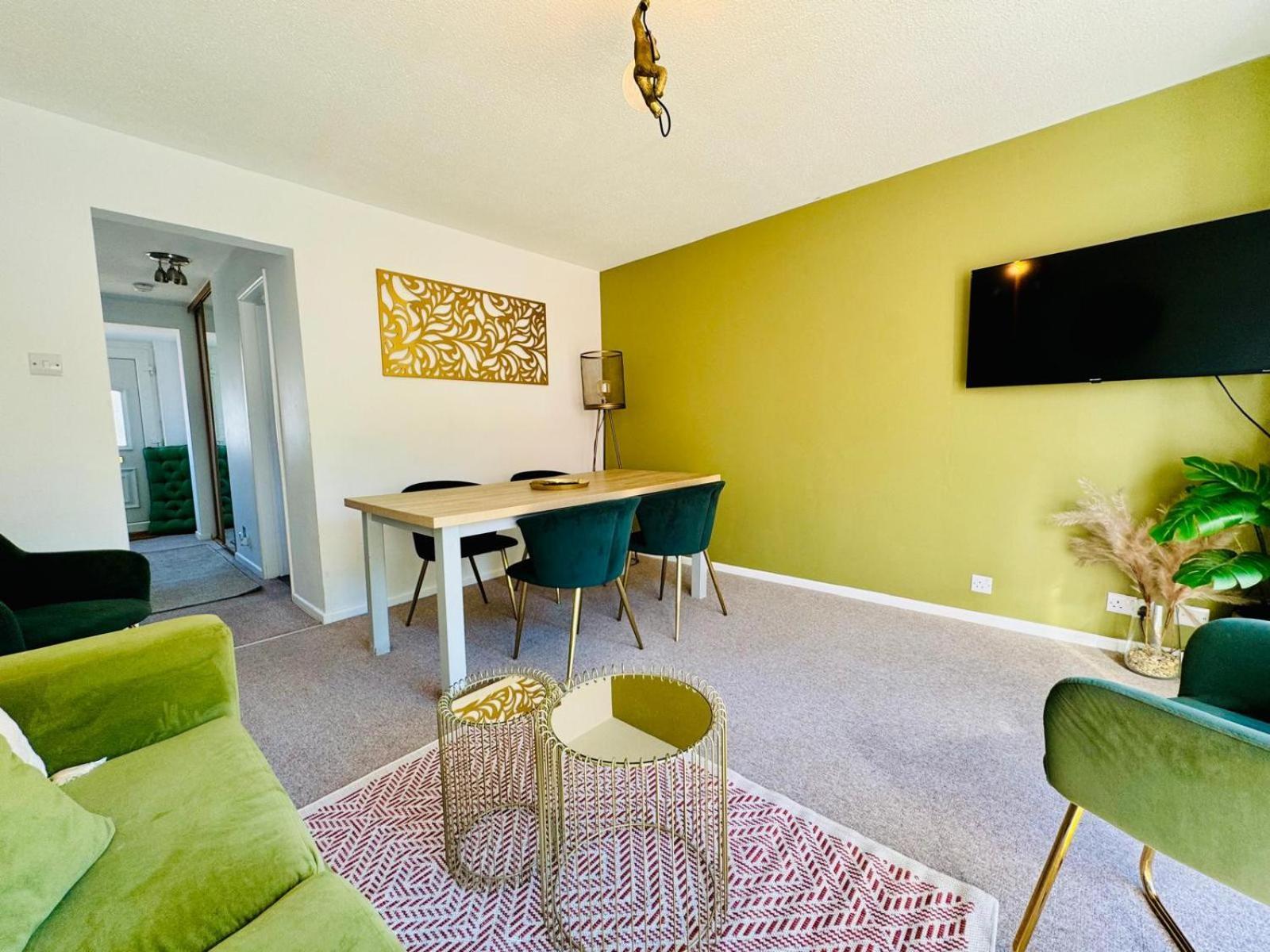 2 Bed House, Sleeps 6, Dog Friendly, Close To A14 M11, With Garden & Parking Long Stay Work Contractor Leisure, Jade Cambridge-i reptér Kültér fotó